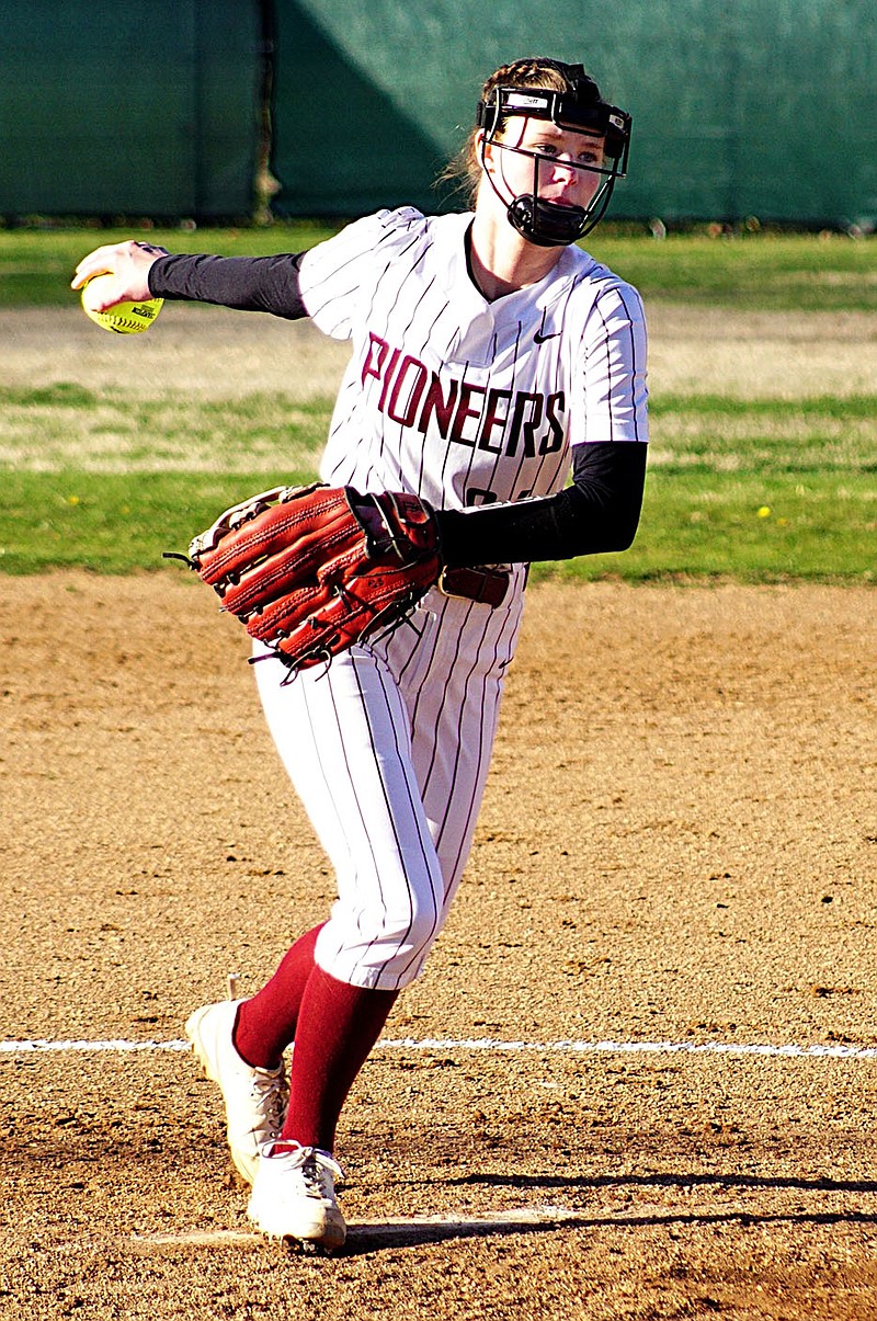 Randy Moll/Westside Eagle Observer
Gentry pitcher Hailie Kreger throws a pitch during the March 13 game in Gentry against Dardanelle.