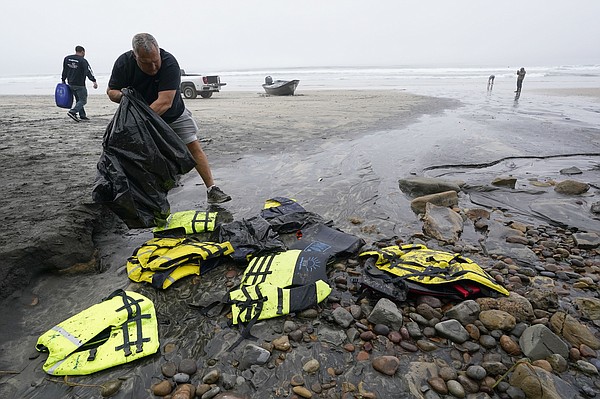 Mexico identifies dead after boats capsize - Vimarsana News