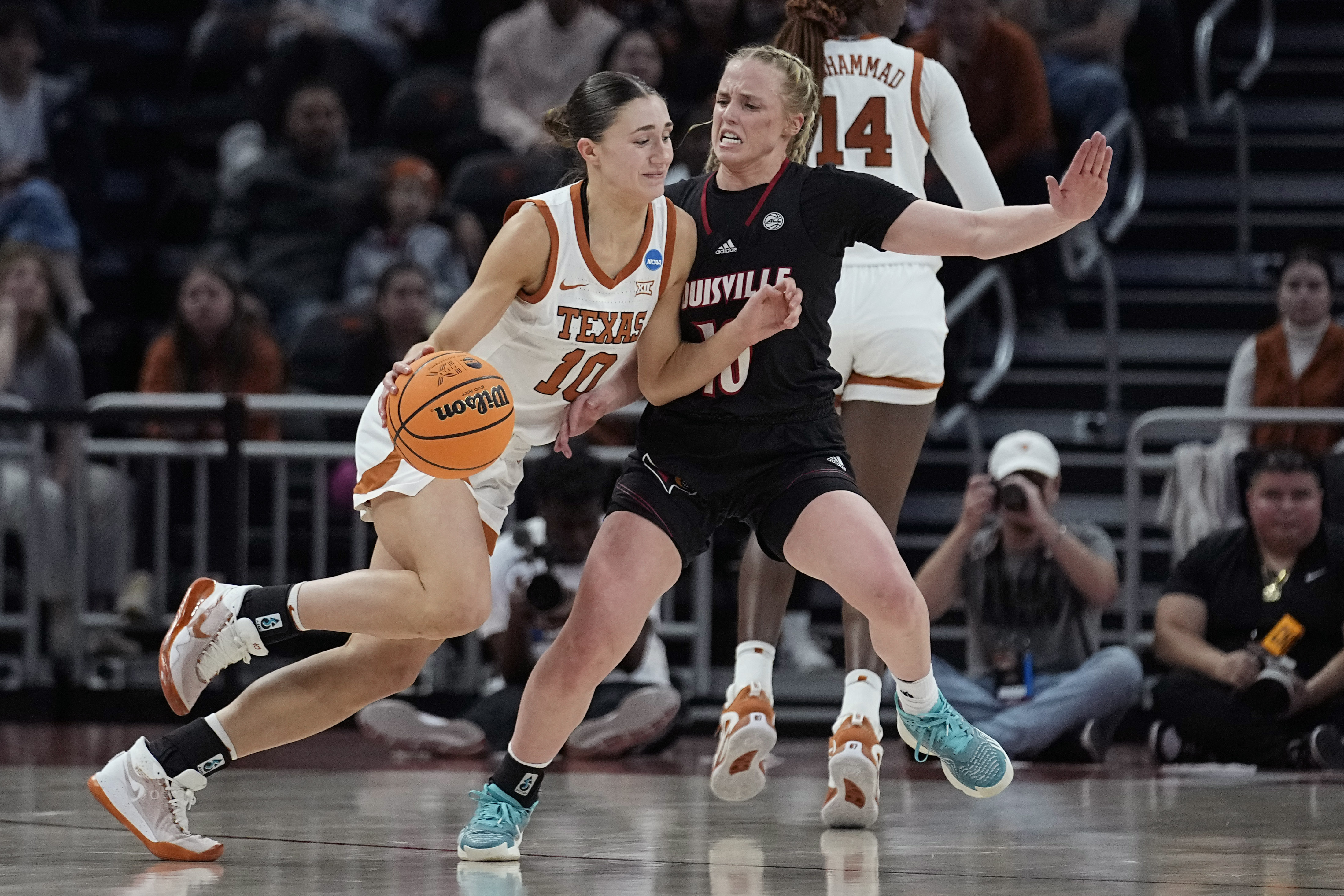Van Lith and Louisville pummel Texas women - Vimarsana News