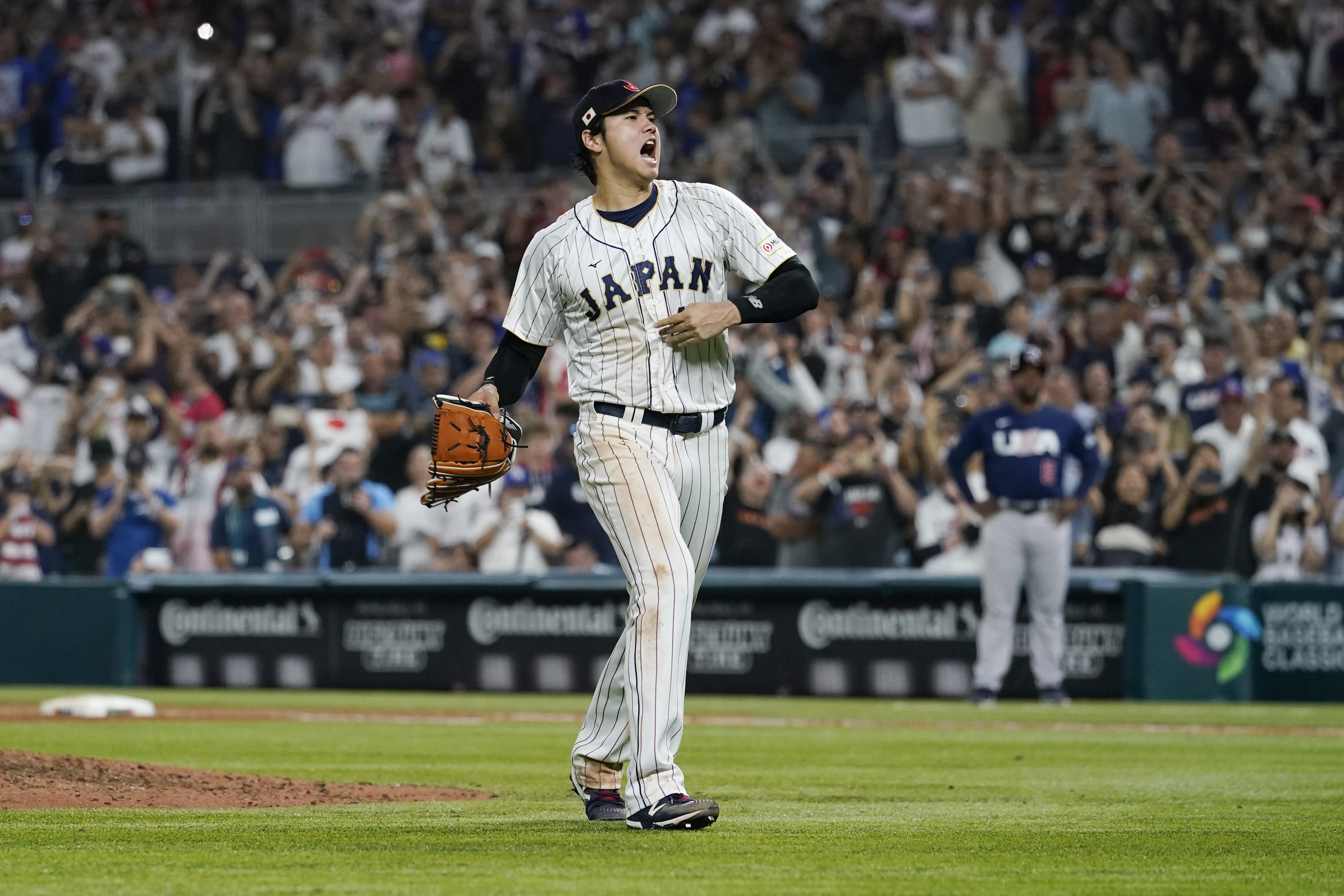 Shohei Ohtani captivates crowd, teammates and opponents in WBC