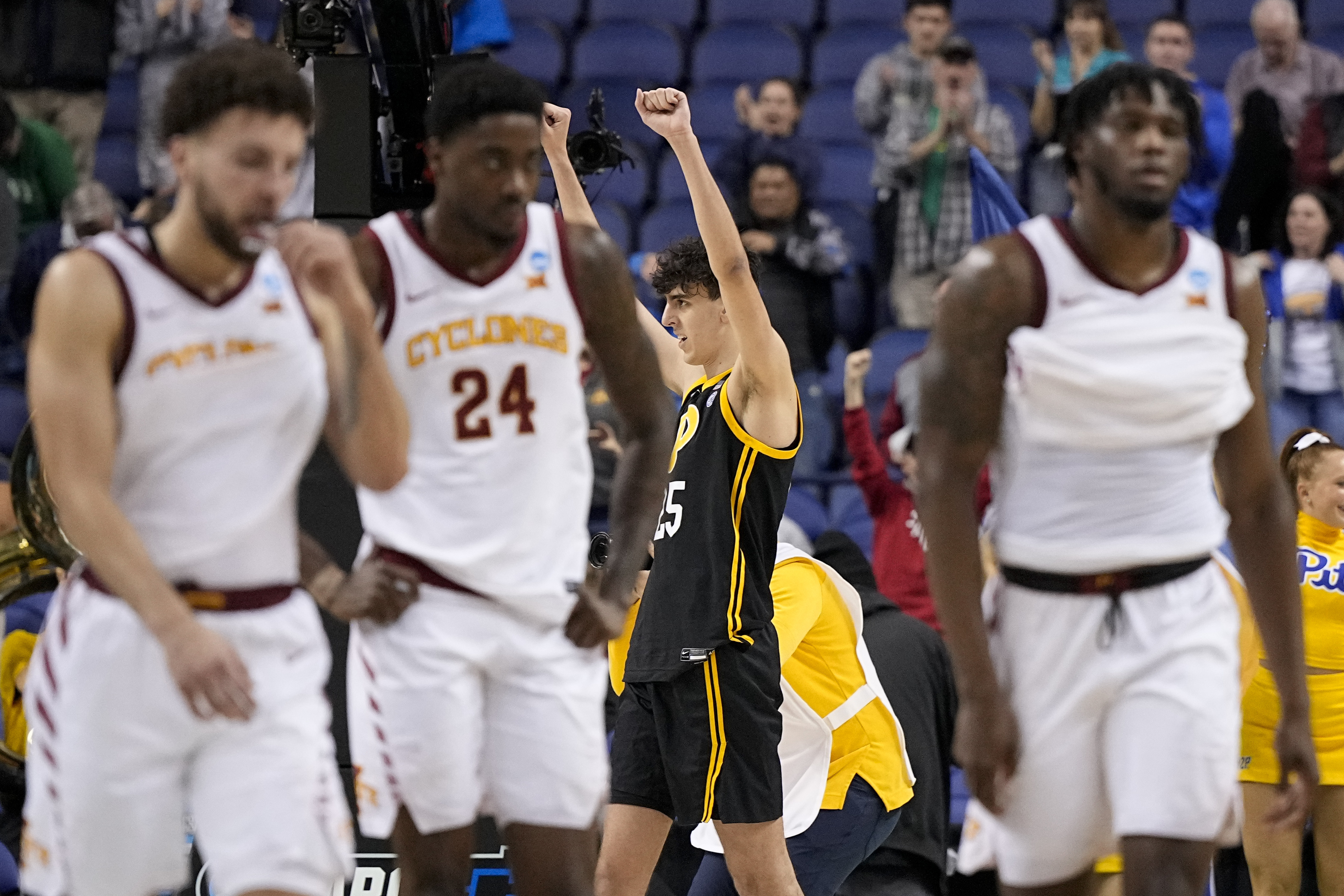 March Madness teams struggle from 3-point range - Vimarsana News