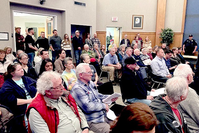 Residents pack the City Hall board room March 21 during the city board meeting in Siloam Springs.
(NWA Democrat-Gazette/Marc Hayot)