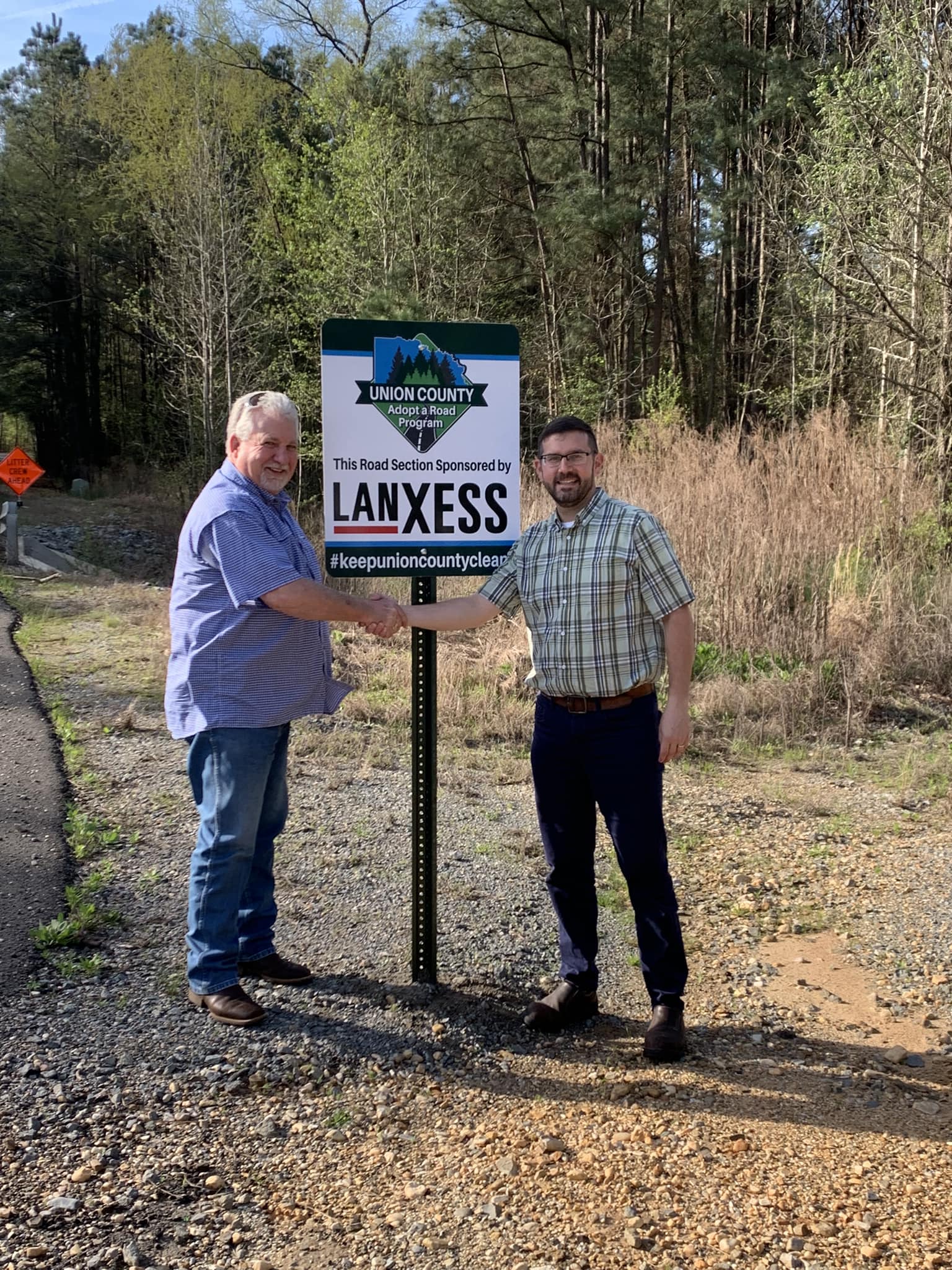 PHOTOS: LANXESS adopts Southfield Cutoff for county's Adopt-a-Road program - Vimarsana News