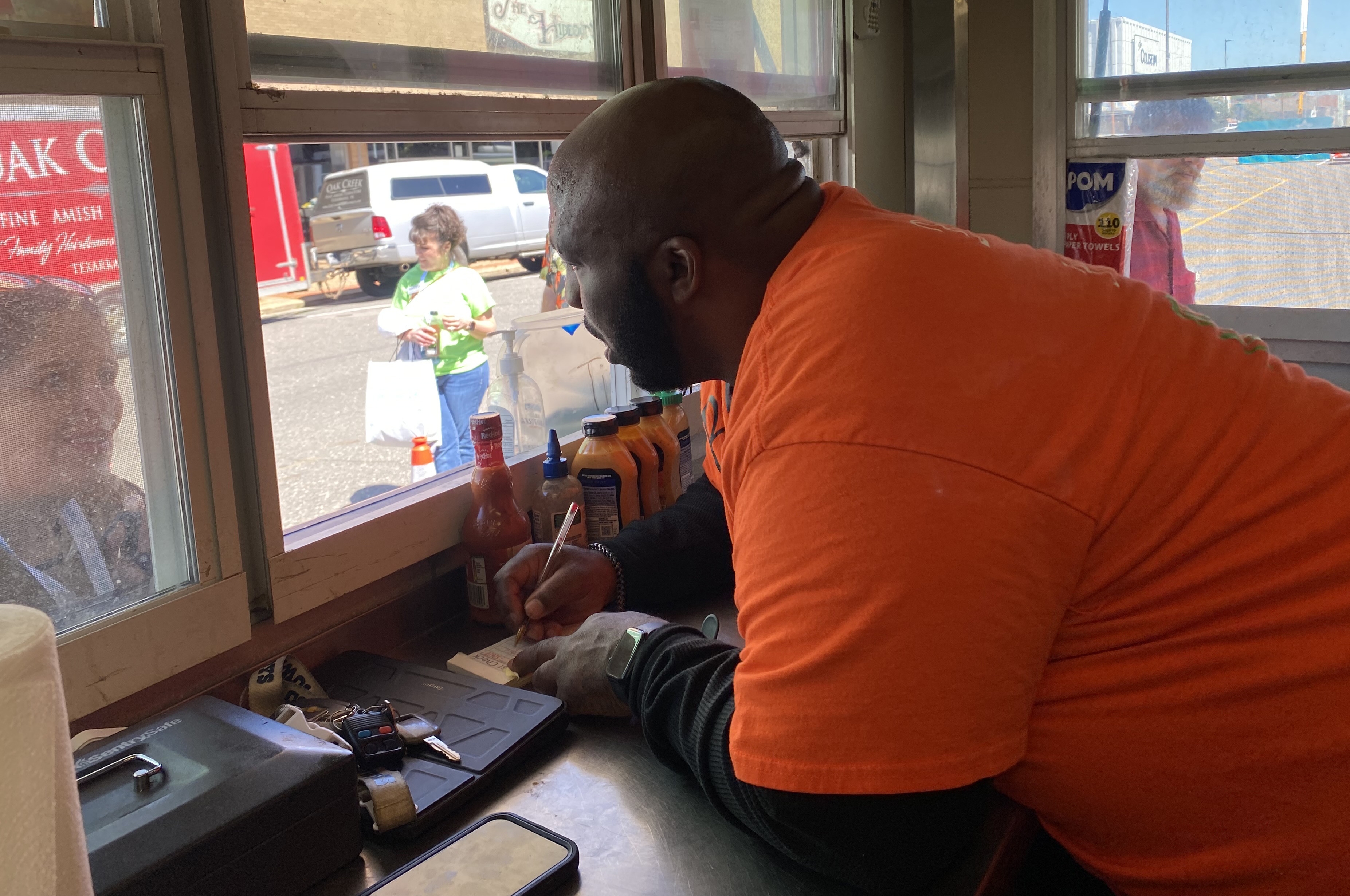 'Blessed and highly flavored': Big Slice's Place serves food for the soul - Vimarsana News