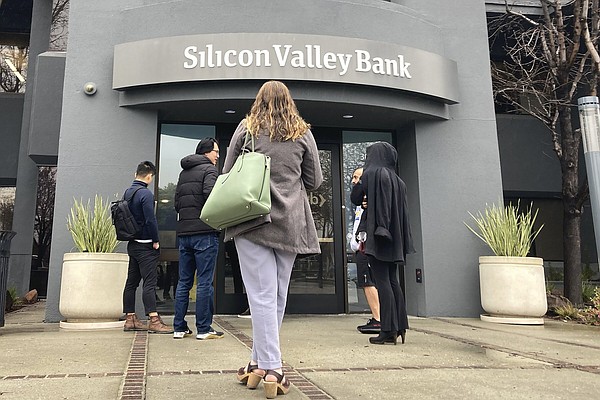 Companies weigh bank options - Vimarsana News