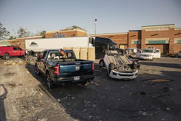 Broad swaths of US reel from tornadoes that killed 29 - Vimarsana News