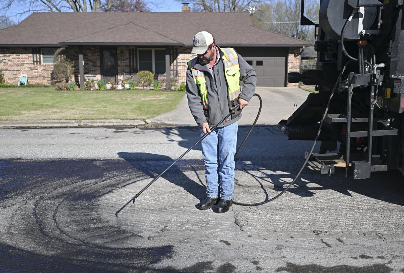 Bentonville starts in-house overlay program for streets - Vimarsana News