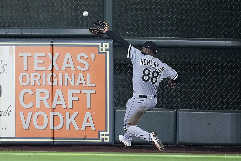 Chicago White Sox defeat the Astros, 1-0, to earn their first