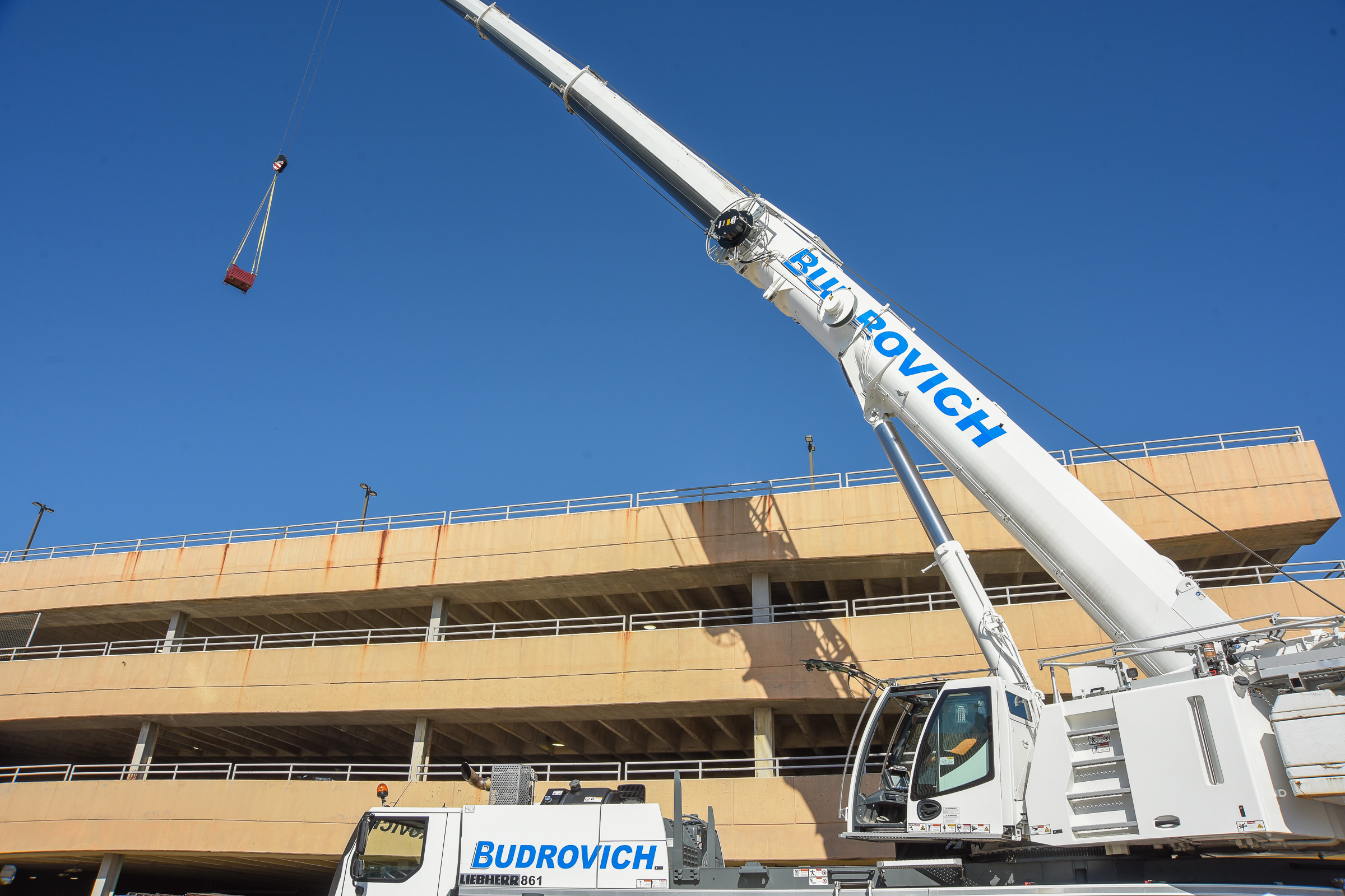 crane-removes-phone-equipment-from-jefferson-city-parking-garage