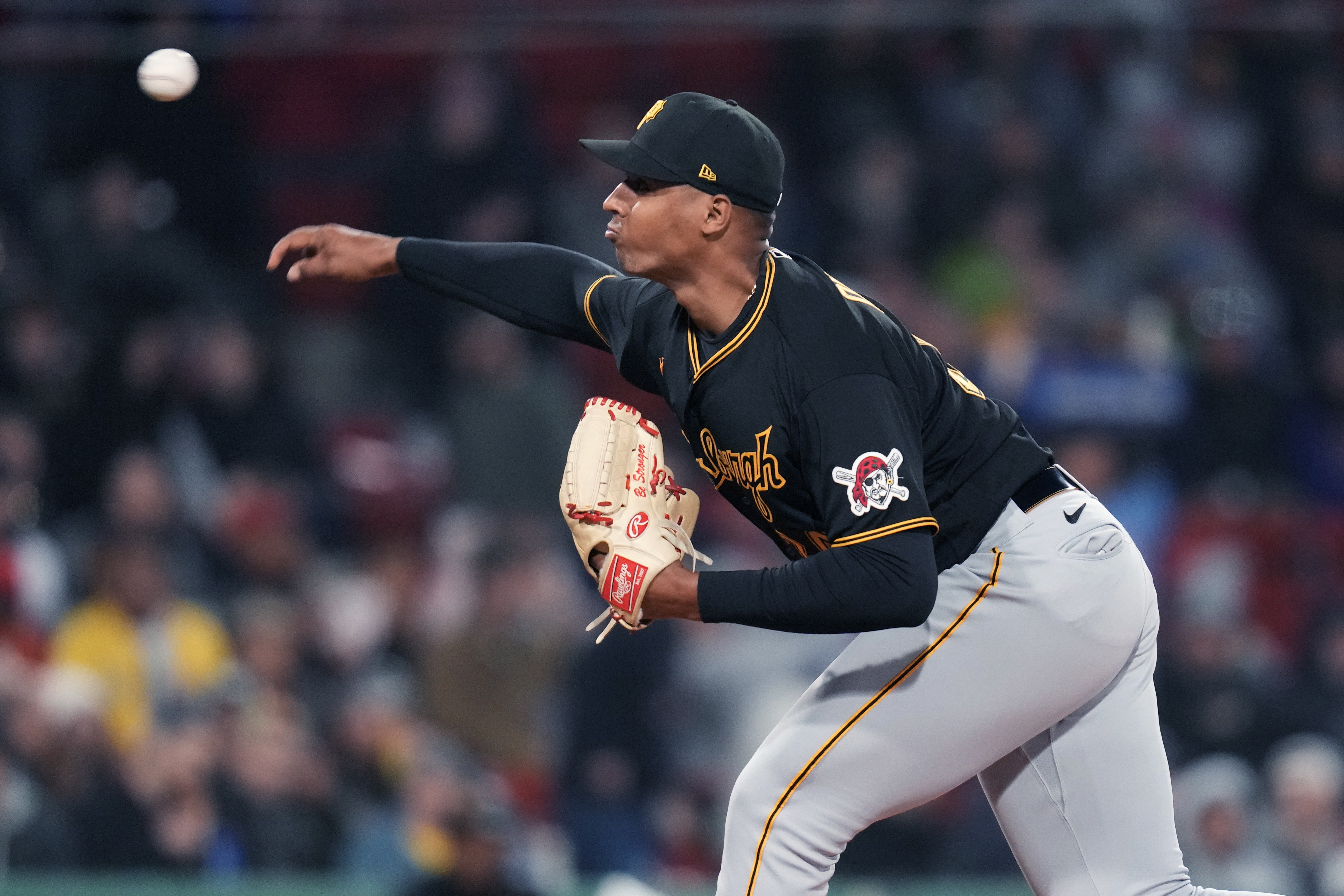 Reynolds, Delay homers help lift Pirates over Red Sox 7-6