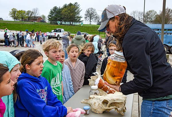 Blair Oaks students introduce younger classmates to farm equipment, livestock - Vimarsana News