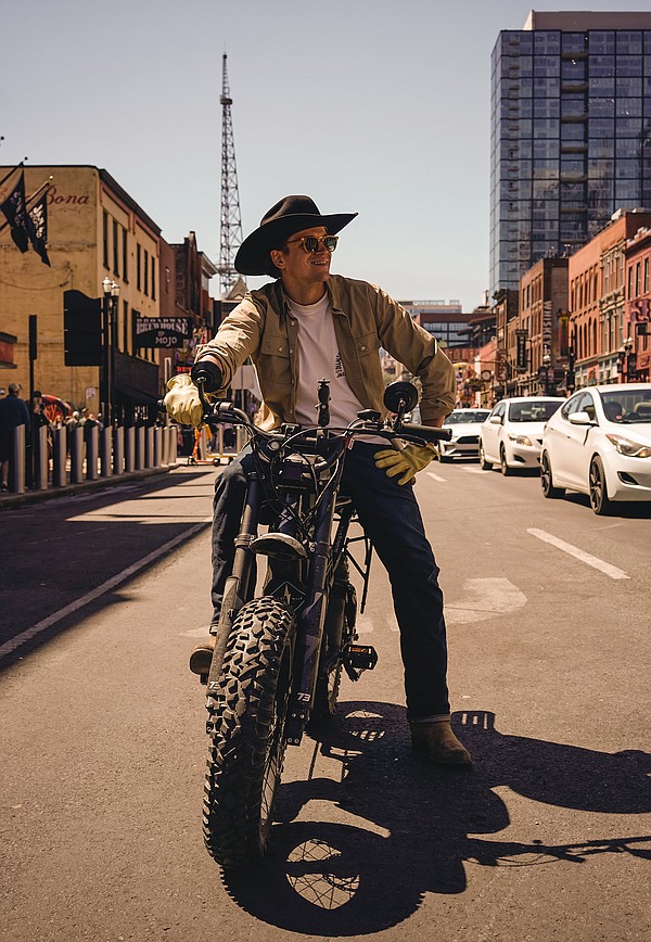 ‘Electric Cowboy’ Ebike rider to charge batteries in Hot Springs