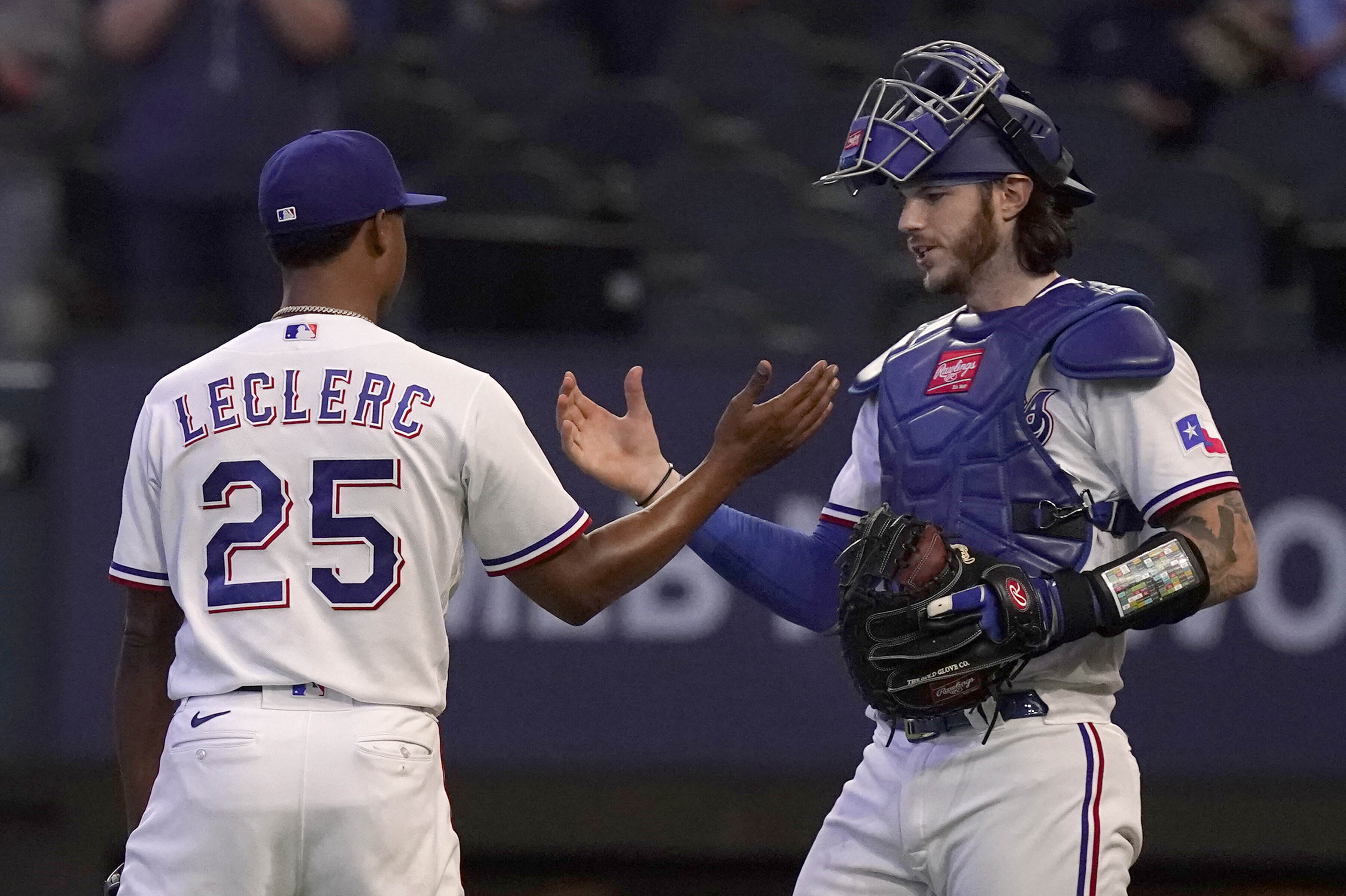 Tommy John surgery for Texas Rangers' Jonathan Hernandez