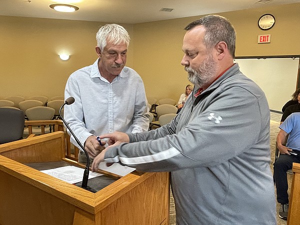 Mayor Ash takes office in California - Vimarsana News