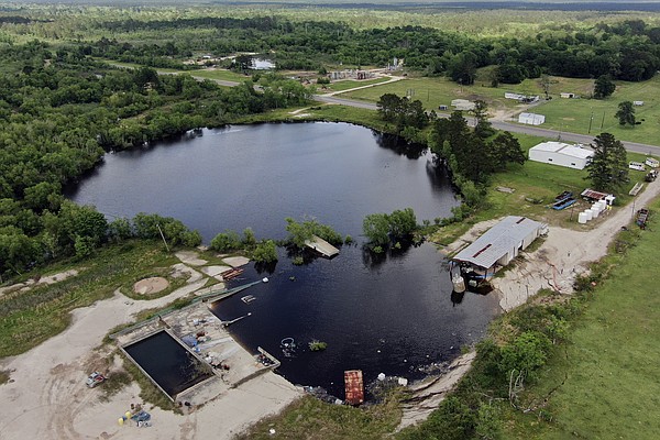 Newly active Texas sinkhole unearths forgotten fears in some residents - Vimarsana News