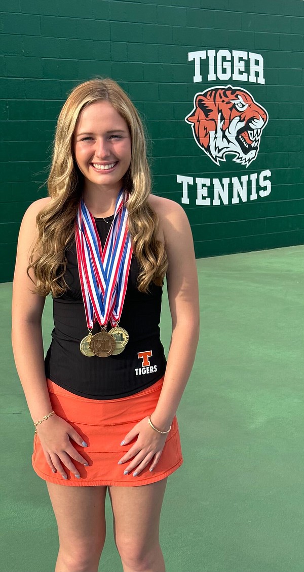 PHOTO Texas High's Bledsoe named to AllState Academic Team