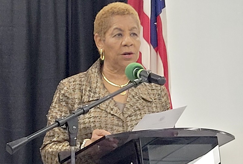Pine Bluff Mayor Shirley Washington addresses citizens learning about the SeeClickFix app Thursday. (Special to The Commercial/Kim Jones Sneed)