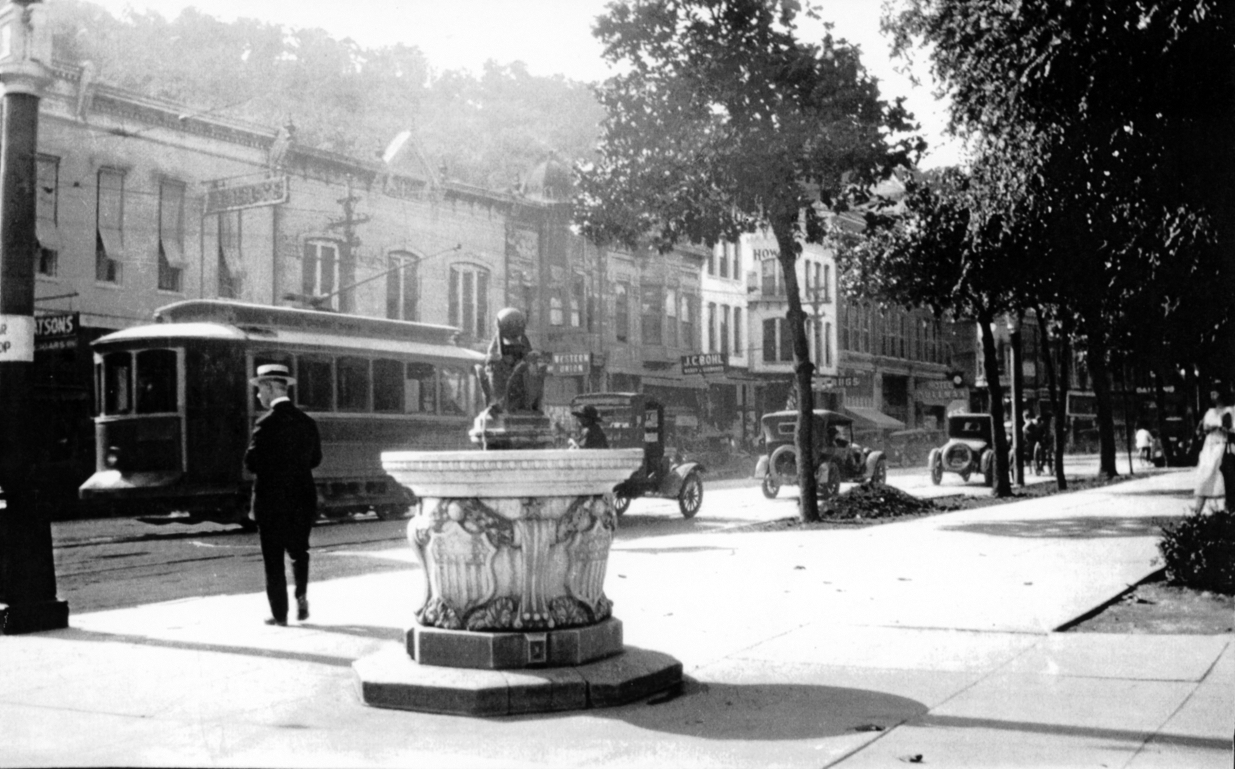 Landmark Noble Fountain flowing again in Hot Springs - Vimarsana News
