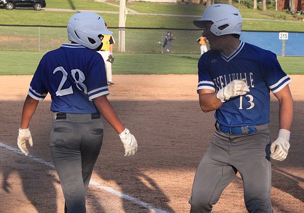 Russellville falls to St. Elizabeth in extra innings - Vimarsana News