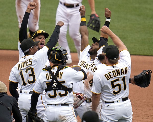 Pirates or Cubs: Who will wave victory flag tonight?