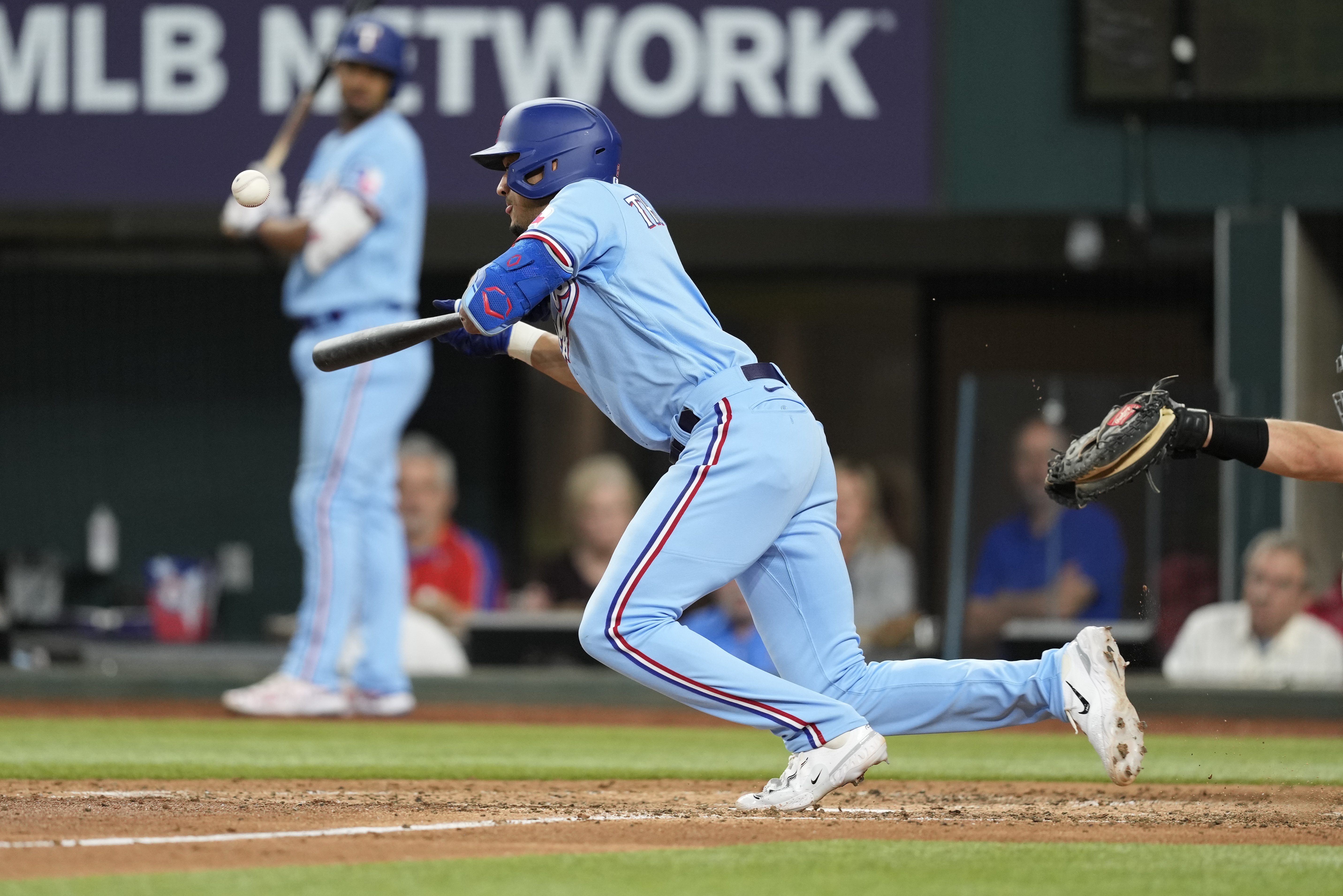 Jacob DeGrom fans 11, Texas Rangers beat Oakland Athletics