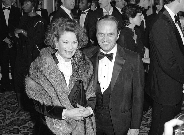 Comedian Newhart's wife, Ginnie, dead at 82 - Vimarsana News