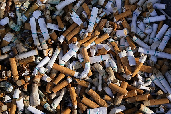 Cigarette smoking in US drops Cigarette smoking in US drops