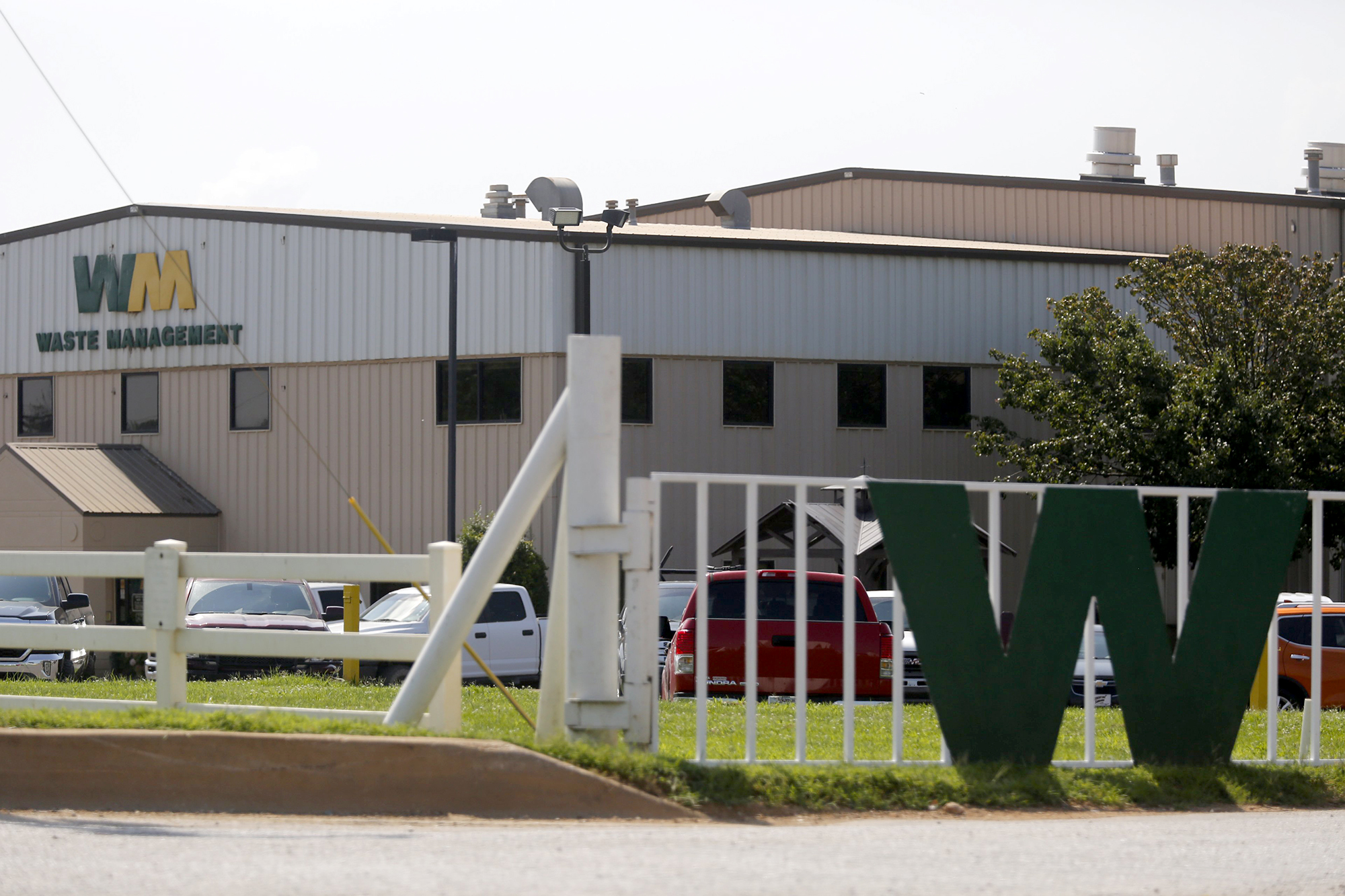 State grants request of Tontitown landfill to accept more construction-related waste over neighbors' objections - Vimarsana News
