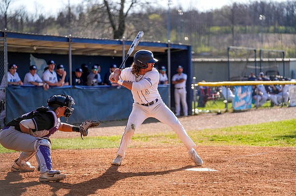 Blue Jays swept by Eureka - Vimarsana News