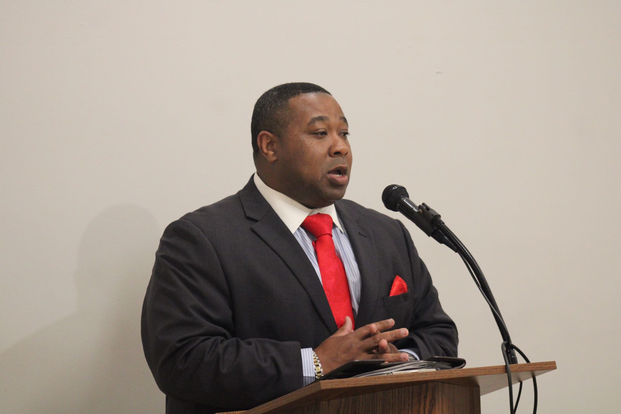 YungLife Studio's Antonio Davis talks about vision in Kiwanis of Camden - Vimarsana News