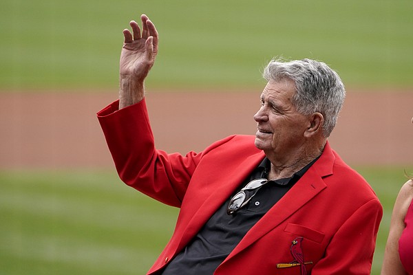 Former Cardinals broadcaster dies - Vimarsana News