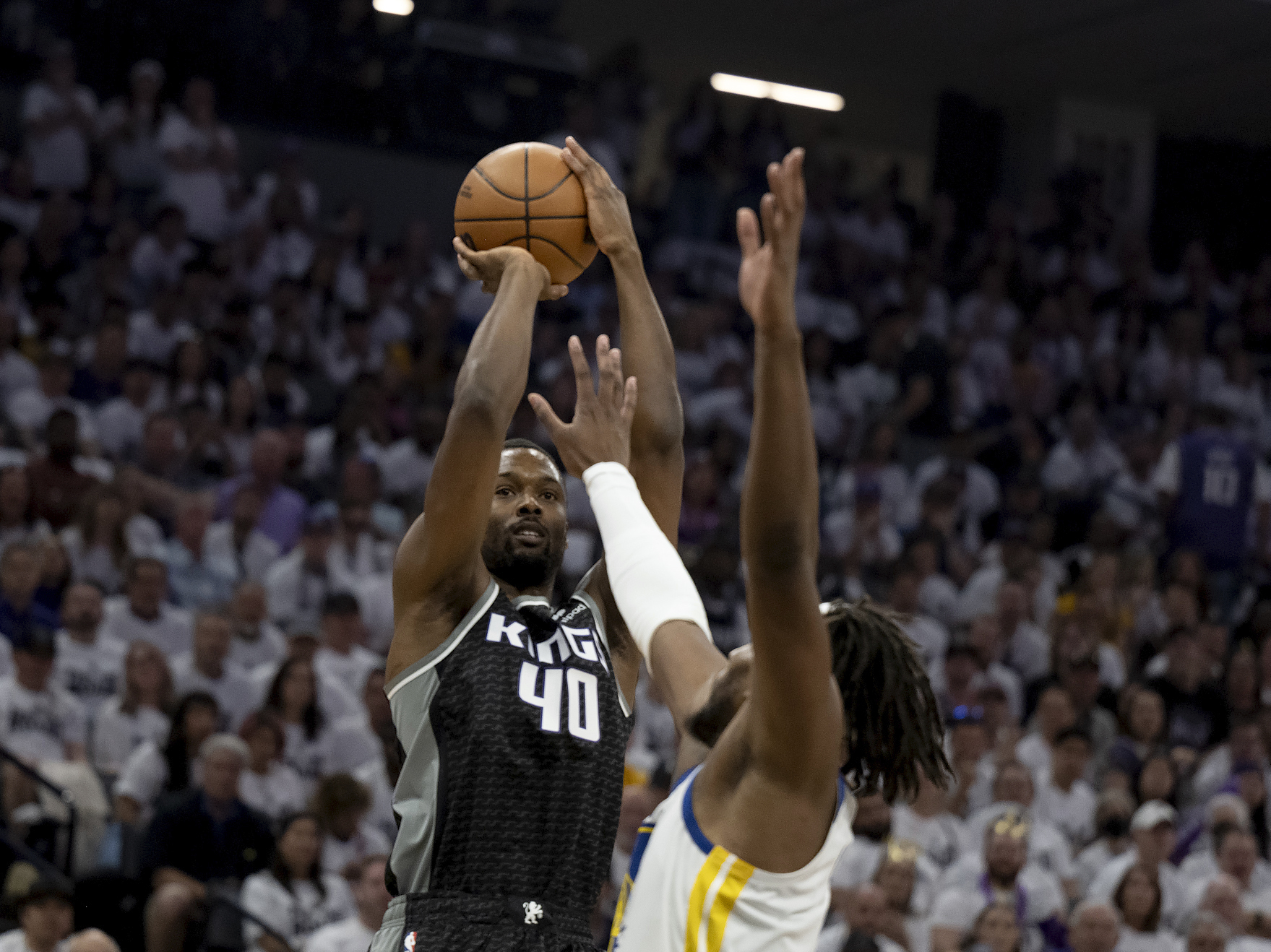 Curry scores playoff career-high 50 as Warriors down Kings –
