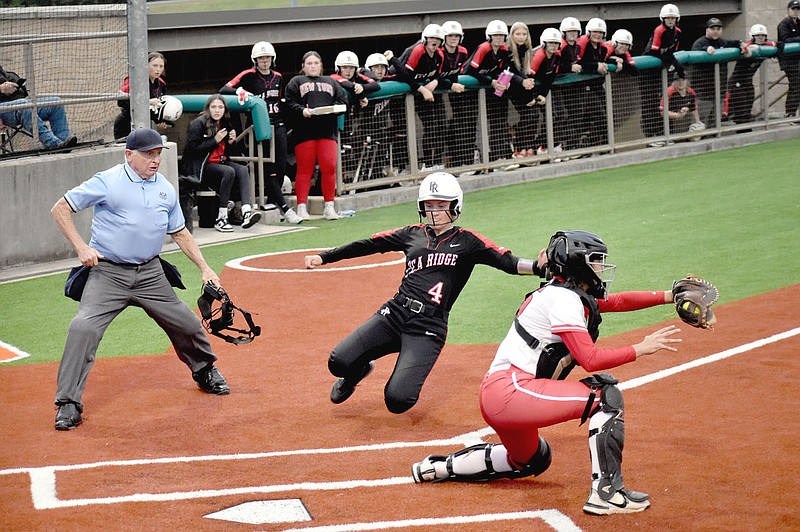 Pea Ridge overtakes Farmington in eight innings | Pea Ridge Times