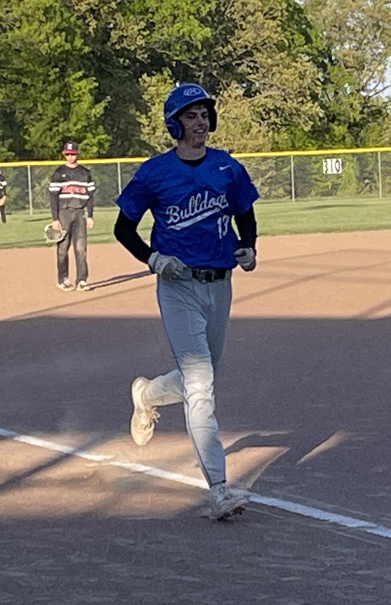 Class 3 RV SC baseball has big inning to win at Class 2 RV Eugene