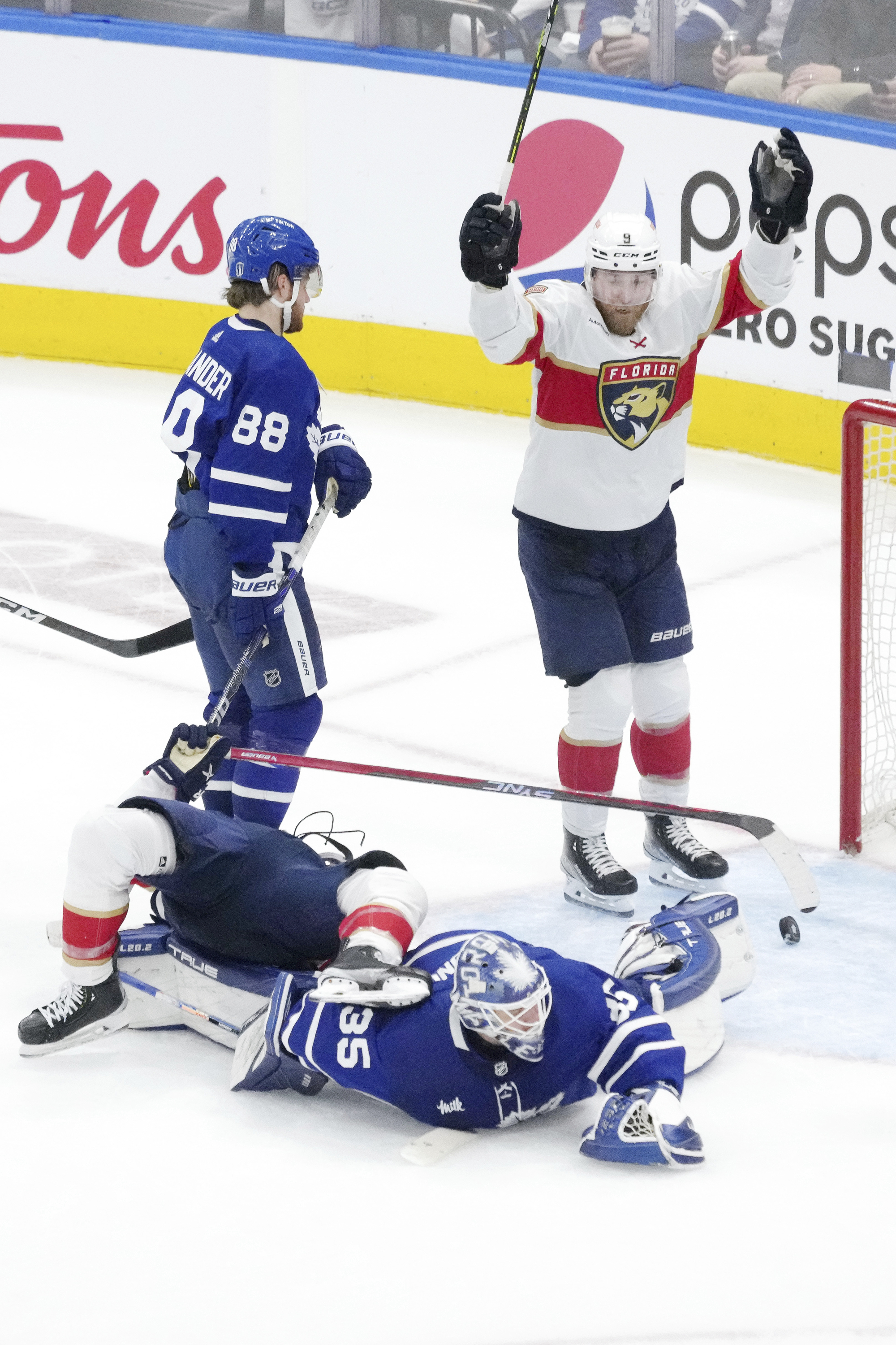 Maple Leafs eliminated from playoffs as Panthers' Cousins scores