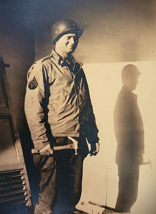 ミリタリー WWII ETO DECEMBER 1944 COMBAT ENGINEER 70524 - 