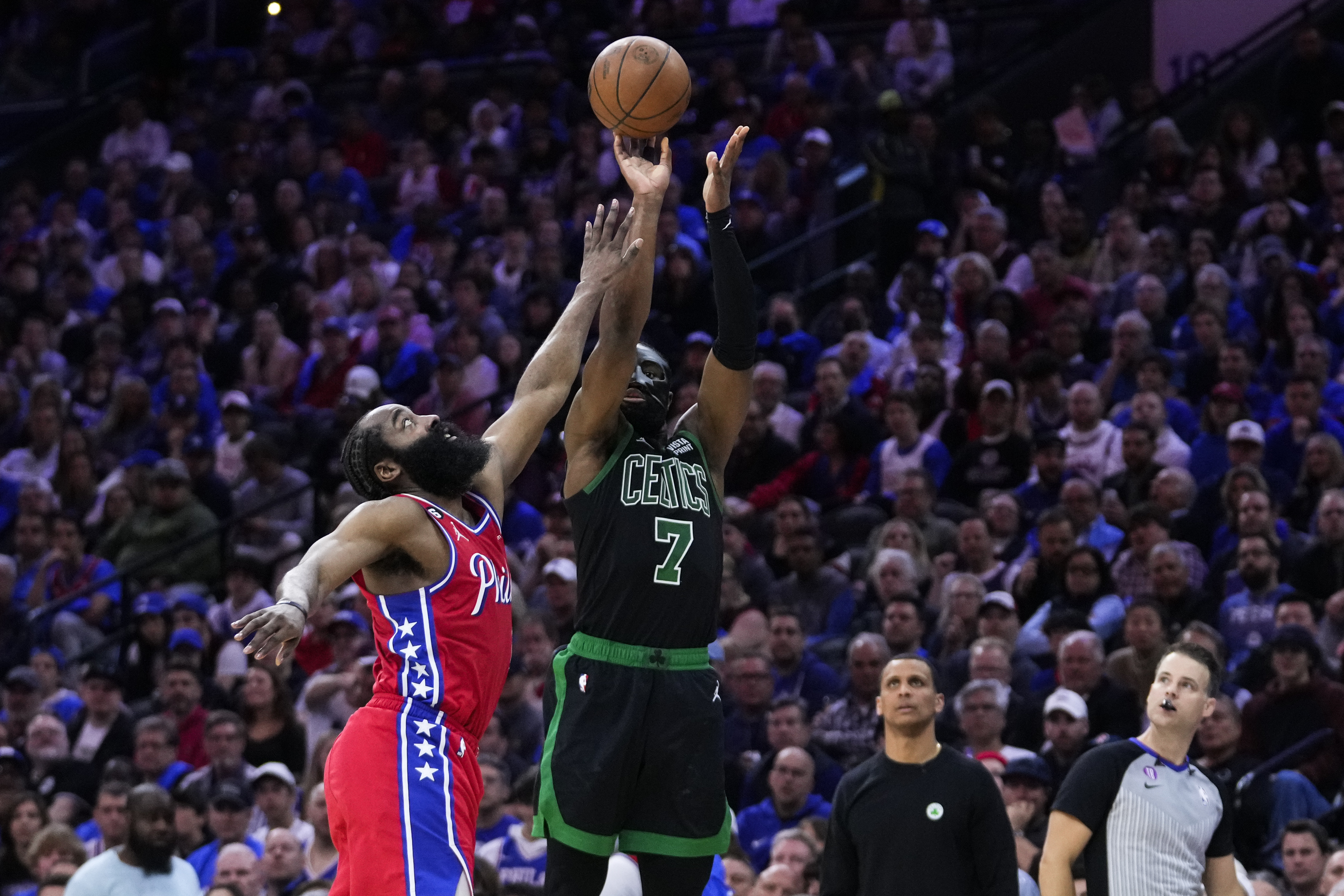 Tatum, Brown spark Celtics past 76ers in Game 3; lead series 2-1