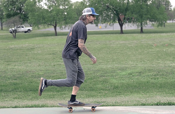 Skateboarding enthusiasts applaud Bentonville's plan to include skate park at 8th Street Gateway Park - Vimarsana News