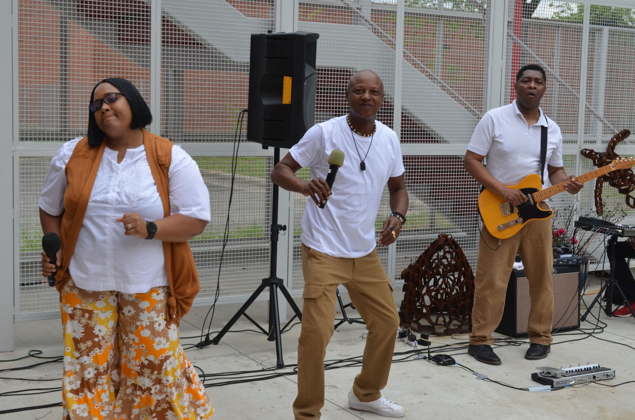 Live@5 featured Platinum Hitz Band