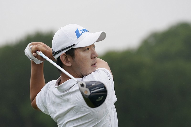 S.Y. Noh leads Byron Nelson by 3 after course recordtying 60