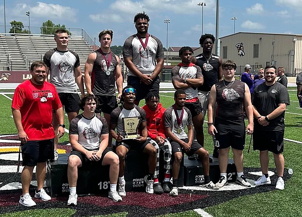 Bulldogs win 5A title in weightlifting - Vimarsana News