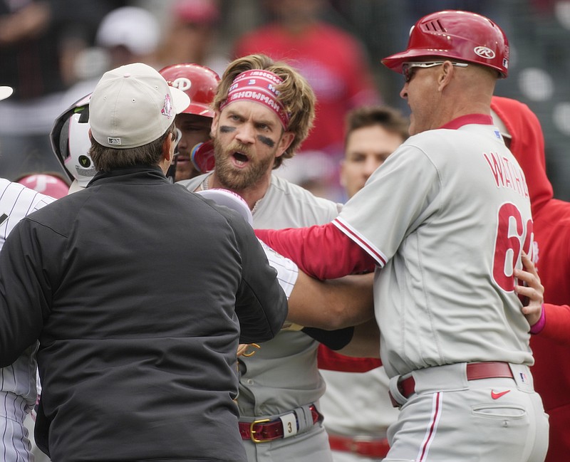 Bryce Harper's two-run, eighth-inning home run lifts Phillies over Padres  in Game 5 and into World Series - The Boston Globe
