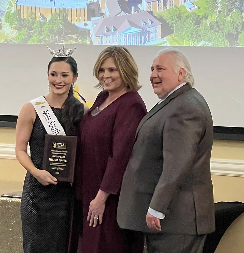 Melissa Powell, center, is inducted into the Southern Arkansas University Educational Leadership Hall of Fame by Miss SAU Hope Hesterly, left, and ERZ Director/Assistant Professor of Educational Leadership Dr. Roger Guevada, right. (Courtesy of the El Dorado School District/Special to the News-Times)
