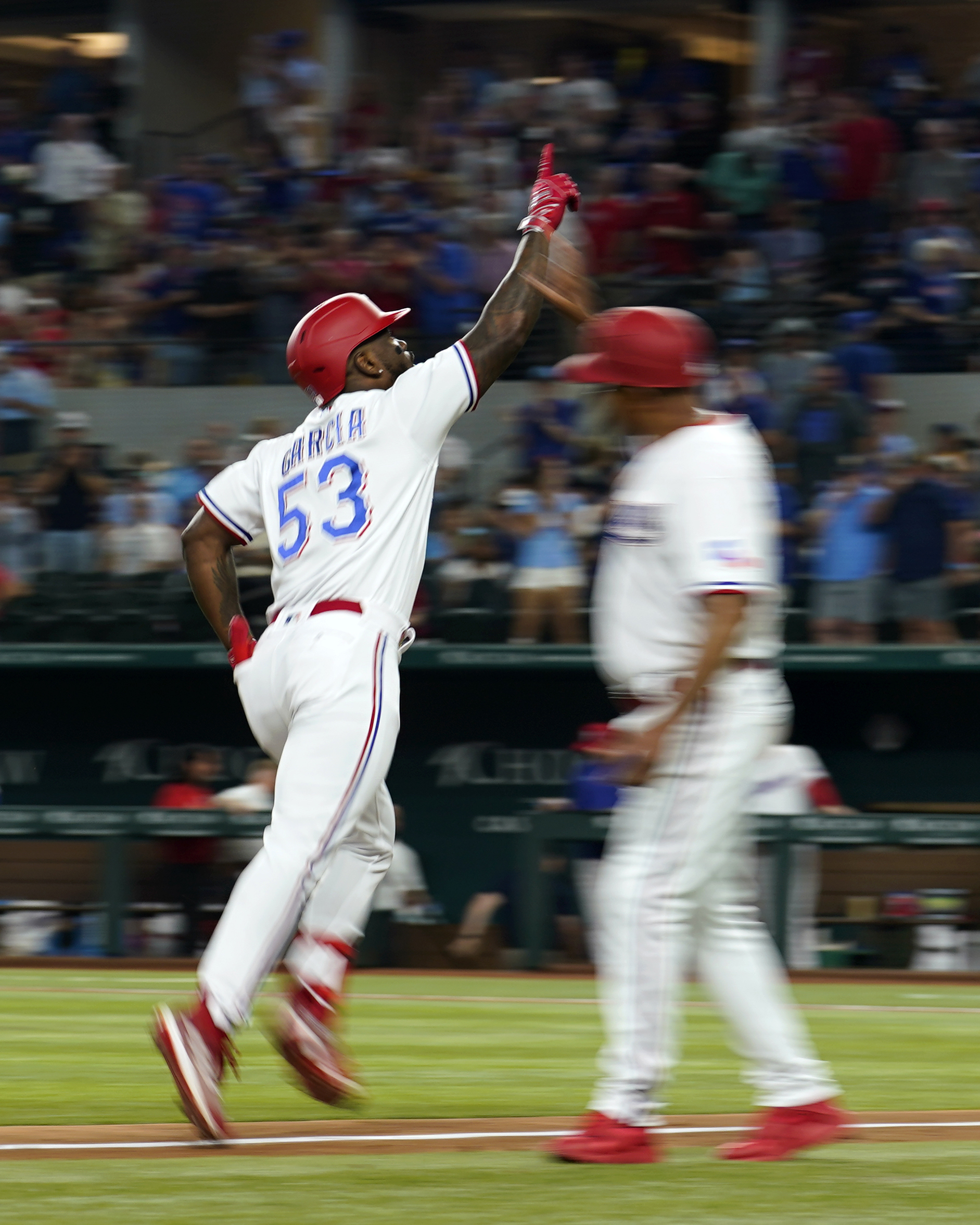 Arcia HR in 9th finishes Braves comeback win over rangers, 6-5