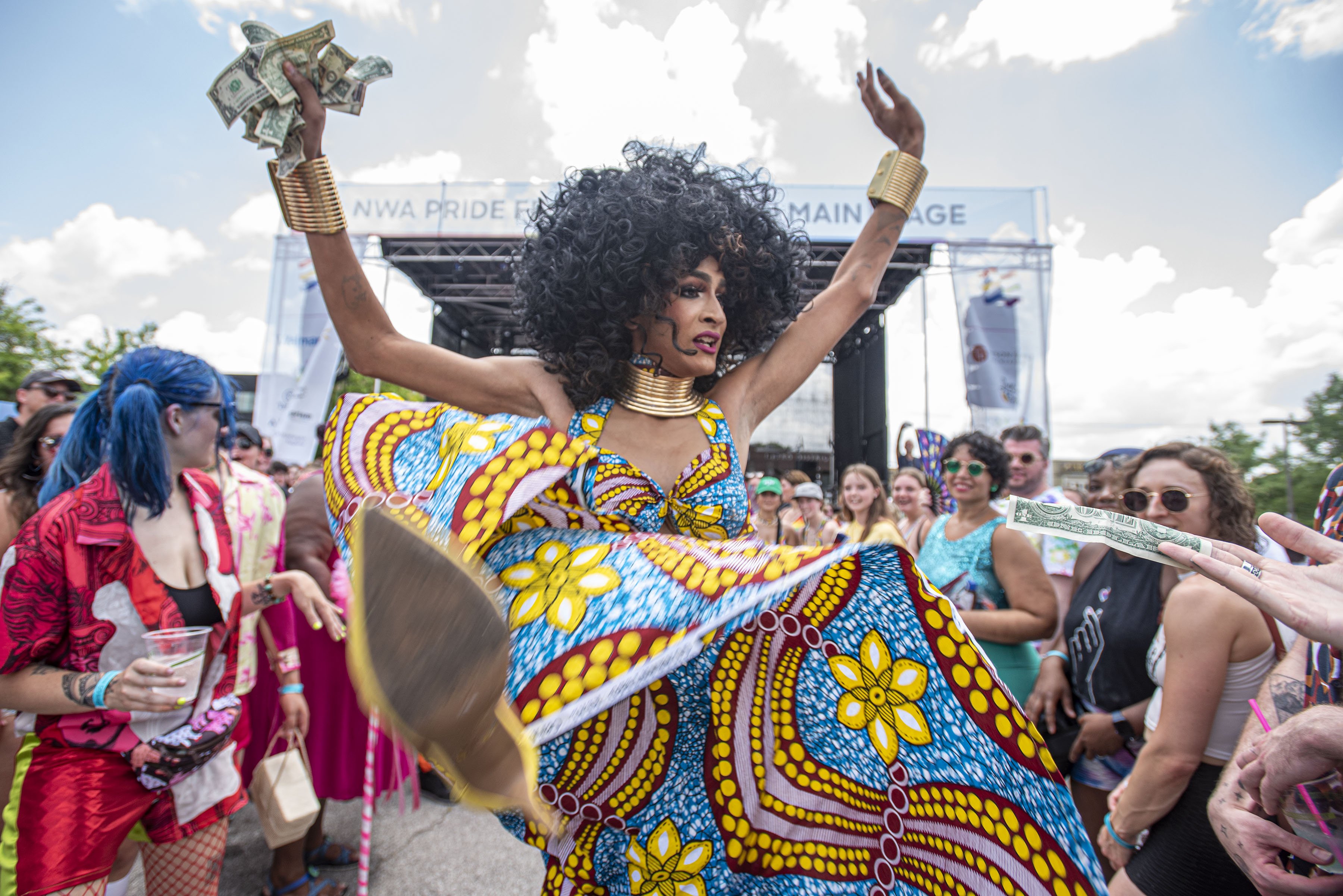 Board members resign amid Walton Arts Center decision to decline hosting drag performances for youth - Vimarsana News