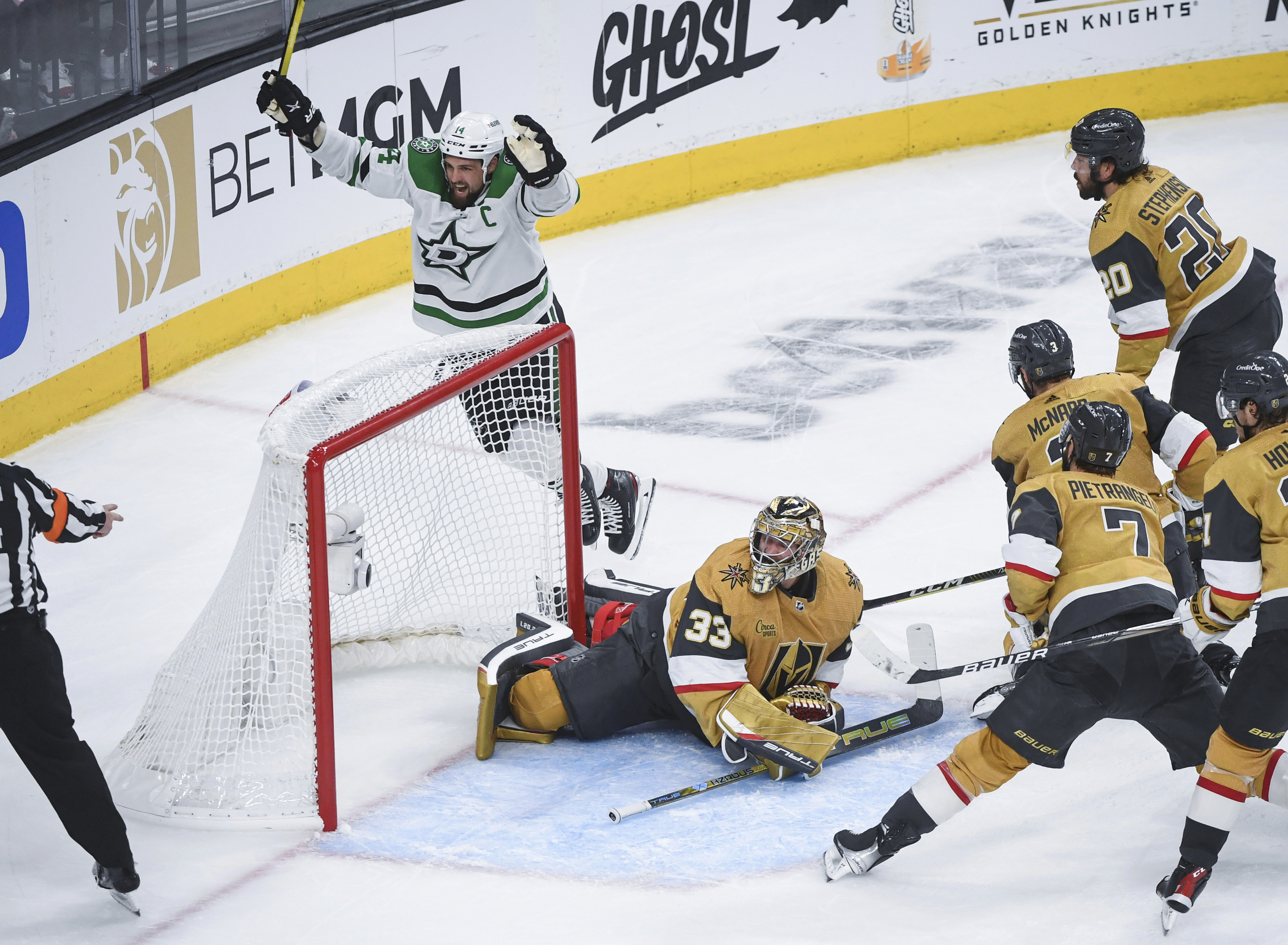 Howden scores in OT to boost Golden Knights