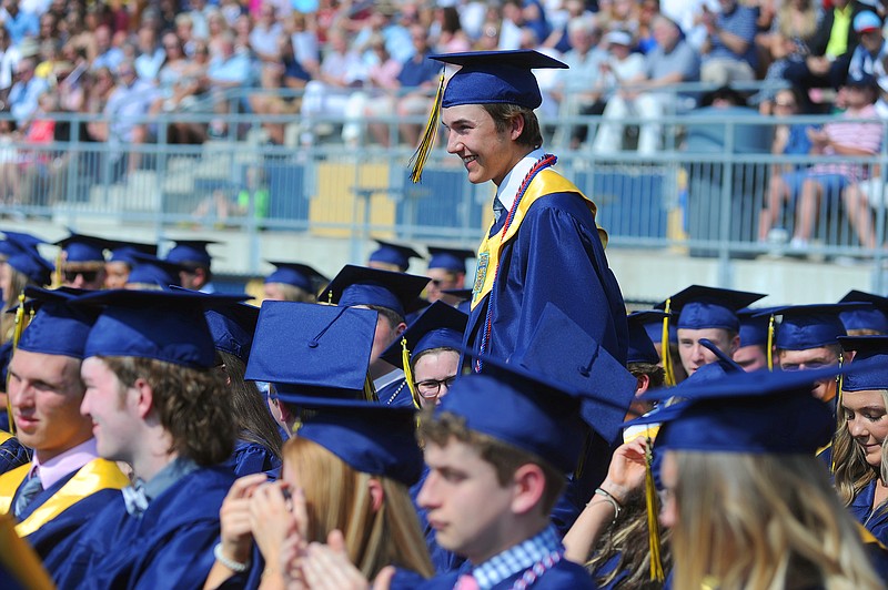 Helias graduates 173 students at ceremony | Jefferson City News Tribune