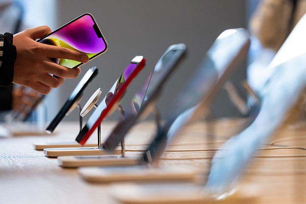 Apple nears $3 trillion valuation - Vimarsana News