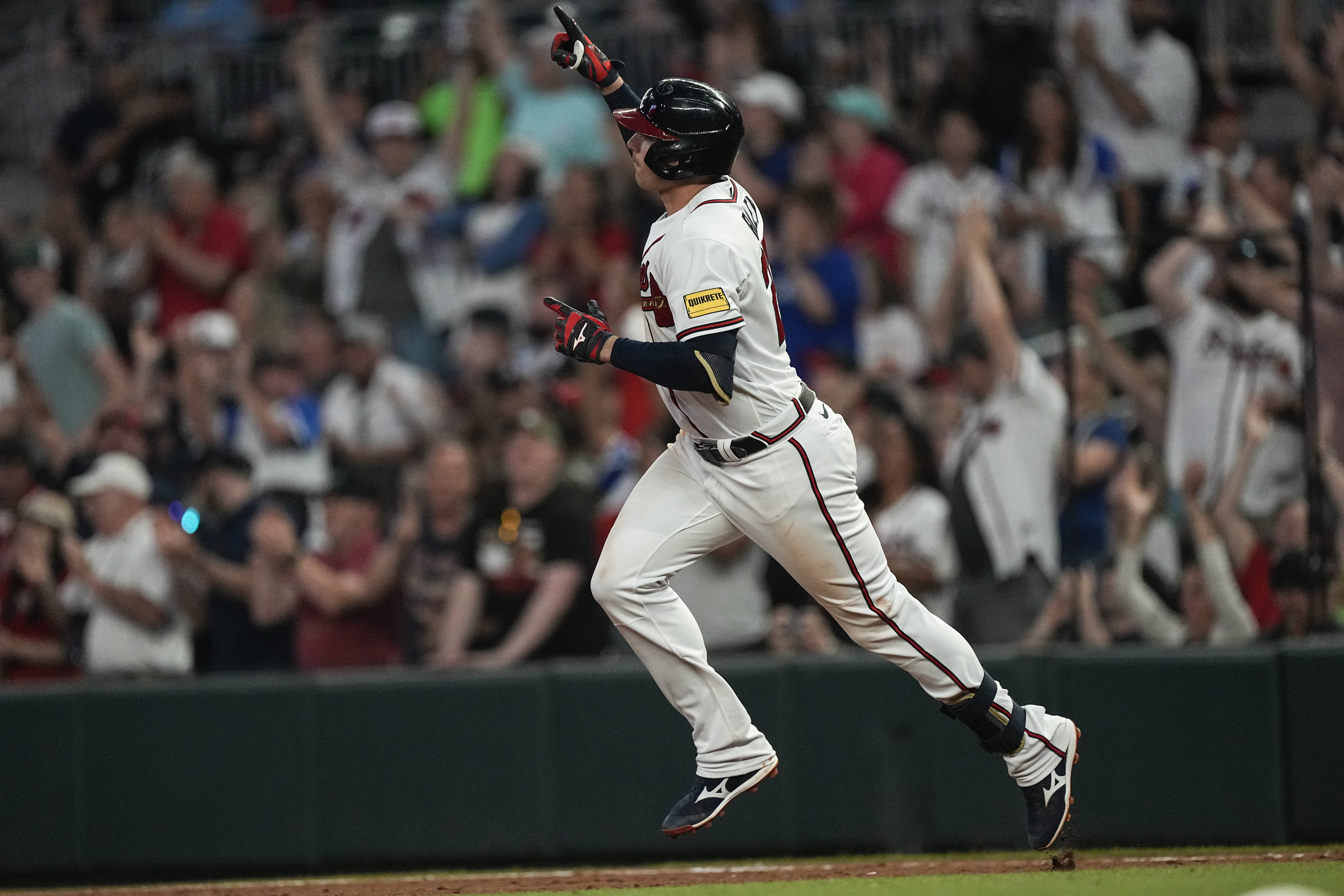 Austin Riley smashes a go-ahead, two-run homer in the eighth inning of the  Braves' 5-4 win over the Phillies