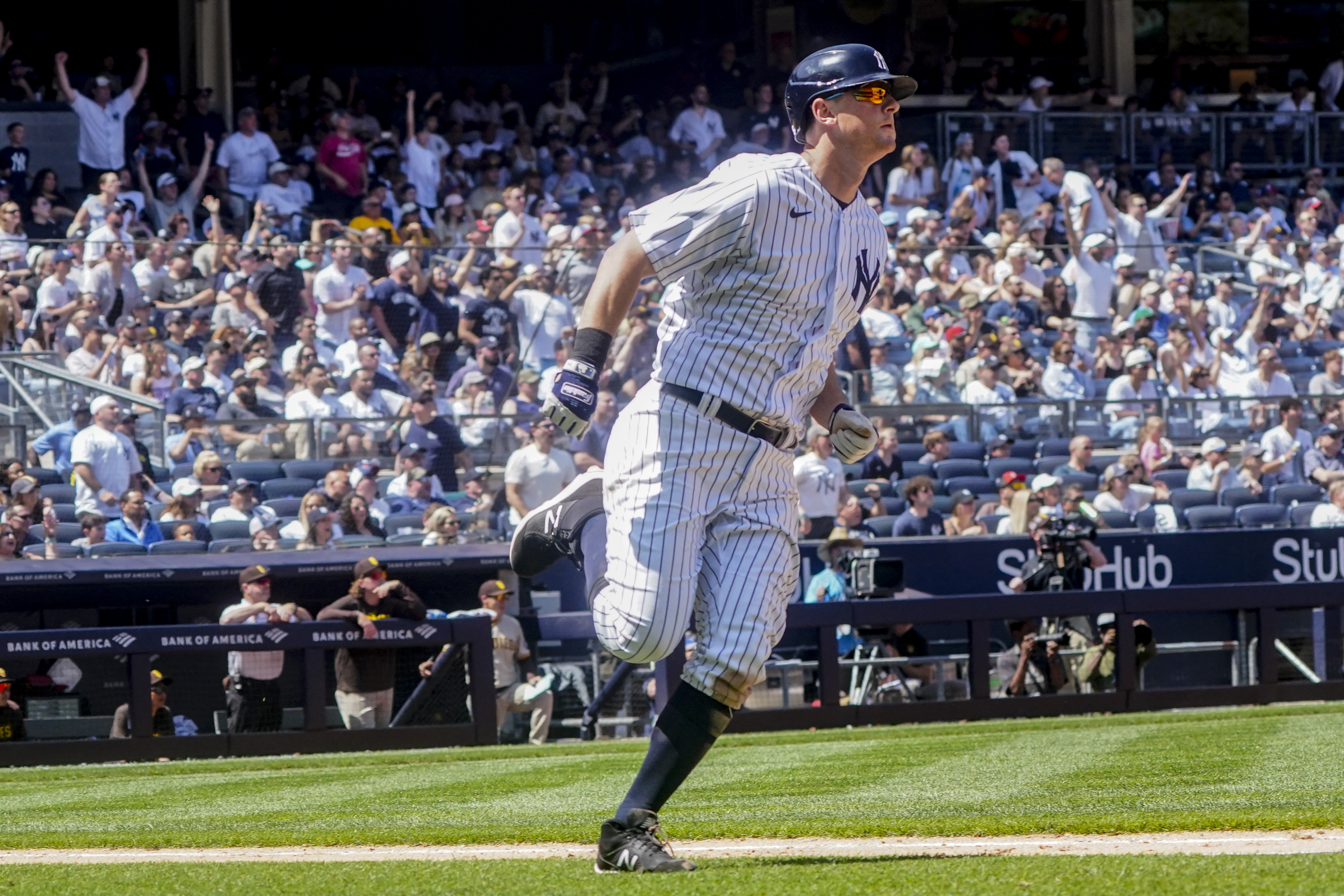 Mitch Haniger, Logan Webb pace Giants past Brewers 3-1